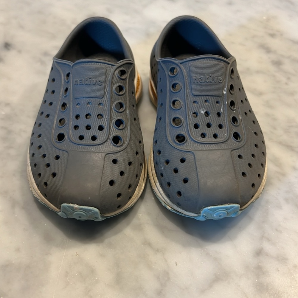 Native slip on Robbie’s - Picture 4 of 5